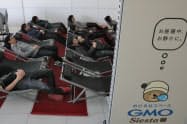 社内に昼寝スペースを設け、社員の昼寝を推奨している(東京都渋谷区のGMOインターネット)