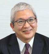 さとう・しんじろう 1960年生まれ。東京大卒、東亜燃料工業(現JXTGエネルギー)などを経て2004年テルモ入社。17年から現職。大学時代は落語研究会に所属。