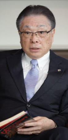 つや・まさあき　1952年東京生まれ。76年一橋大経済卒、ブリヂストン入社。2008年取締役。12年代表取締役最高経営責任者（CEO）、翌年会長兼務。