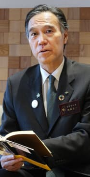 あべ・しゅいち　1960年生まれ。84年東大法卒、自治省（現在の総務省）入省。長野県副知事、総務省過疎対策室長などを経て2010年9月から現職。