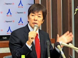 テレビショッピング出演の最終日、記者会見に臨んだ高田明氏=2016年1月15日