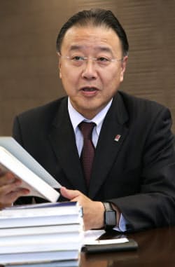 さくらだ・けんご 1956年生まれ。78年早大商卒、安田火災海上保険(現損害保険ジャパン日本興亜)入社。損保ジャパン社長を経て2015年7月から現職。