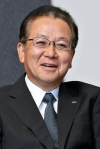 たなか・たつや　1980年（昭55年）東京理大理工卒、富士通入社。営業部門を歩み、2014年執行役員常務。15年6月に社長就任。福岡県出身。