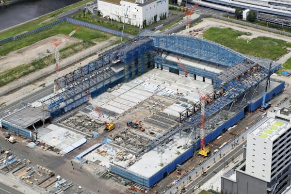 2020年の東京五輪に向けて建設が進む有明体操競技場（7月11日、東京都江東区）=共同