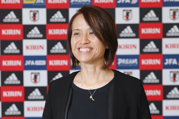 サッカー女子日本代表の高倉麻子監督