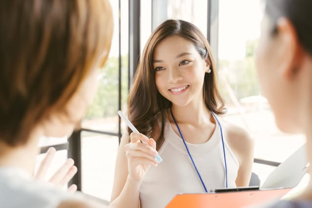 女性だからといって特別扱いはしない(写真はイメージ=PIXTA)