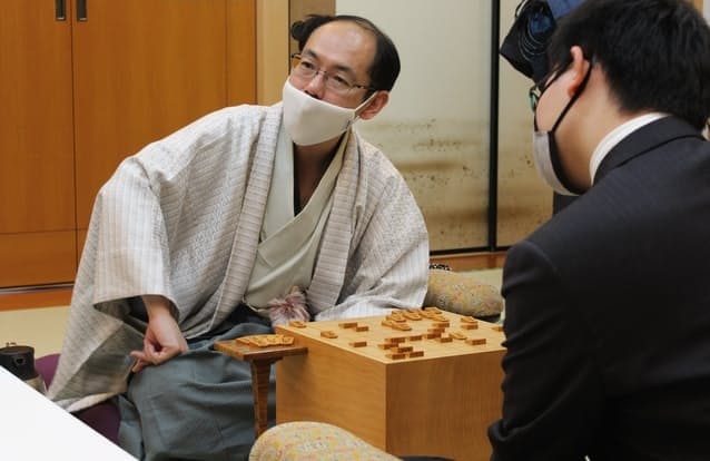 今期将棋王座戦第1局に勝った木村九段（9月、仙台市で）