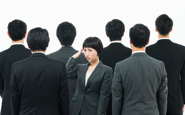 女性は少数派という職場もまだ残る(写真はイメージ=PIXTA)