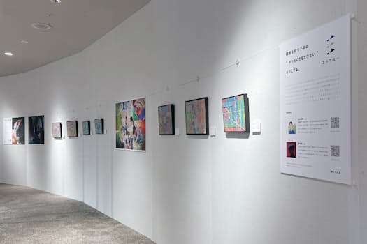 2021年12月には共創アート作品の2度目の展示会が始まった(東京・有楽町の有楽町マルイ)