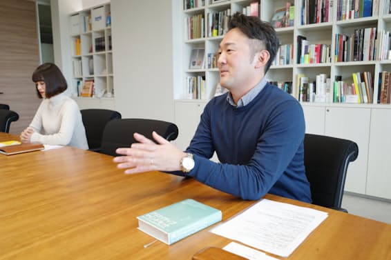 顧客の課題解決を重視するなかで、広告代理店と競合するケースも増えてきた、と語る乾さん