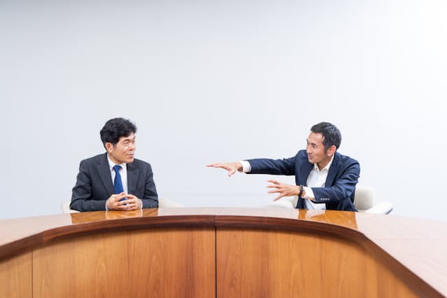 柳川範之氏(左)と為末大氏(写真:尾関祐治)