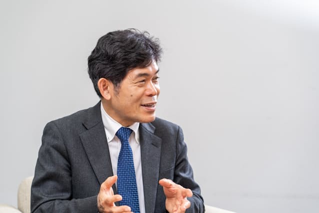 柳川範之氏は人生100年時代になって、アンラーンの必要性が高まっていると指摘する(写真:尾関祐治)
