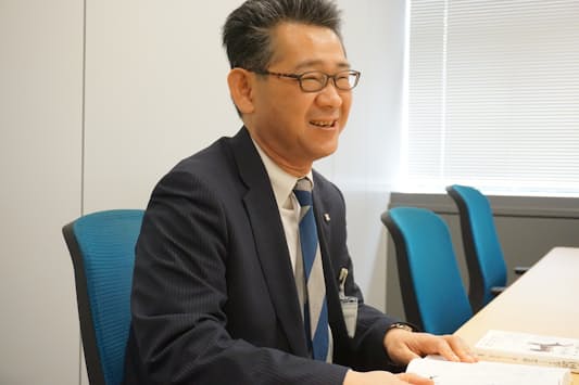 「我々の日々のビジネスの中にもさまざまな思い込みやバイアスが潜んでいる」と語る