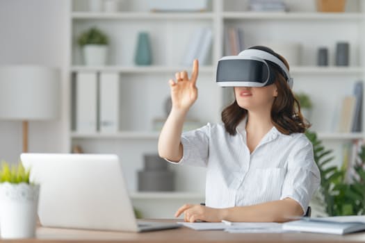 VRオフィスの会社がコロナ禍で上位に(写真はPIXTA)