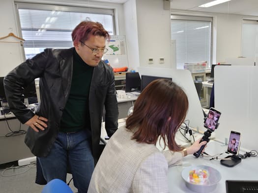 インフルエンサーの「野崎さん」(写真右)の展開について、岡崎さんは「企業からの広告案件やメーカーとのコラボ商品開発といった次の一手も考えています」と語る=岡崎さん提供