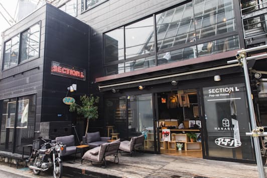 僕と私とが企画に参画した複合施設「Section L Pop-up House」(東京・渋谷)