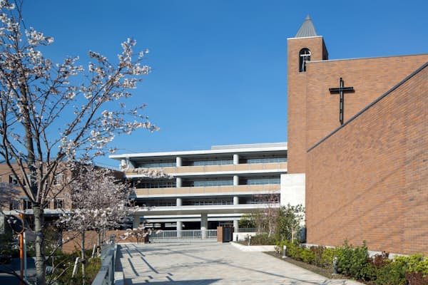 横浜市の高台に立つ聖光学院