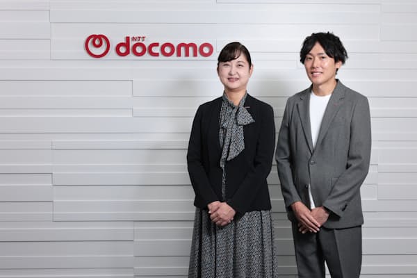 NTTドコモ 執行役員 総務人事部長 本 昌子氏 (写真左)
NTTドコモ 総務人事部 人事戦略担当部長 郡 康之氏