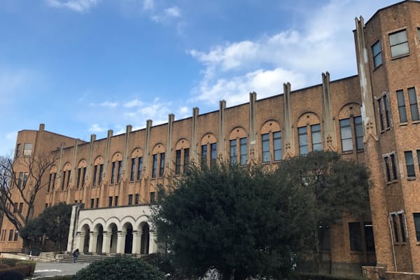 医学部の女子学生比率は上昇傾向にある 写真は東大医学部