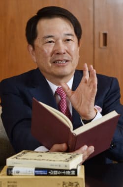 おざき・ひろし　1950年生まれ。72年東大工学部卒、大阪ガス入社。取締役、常務を経て2008年に社長就任。15年4月から現職。日本ガス協会会長も務める。