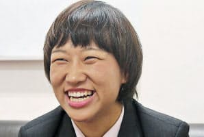 板橋営業所に所属する広村舞さん。「タクシー業界を変えたい」と意気込む