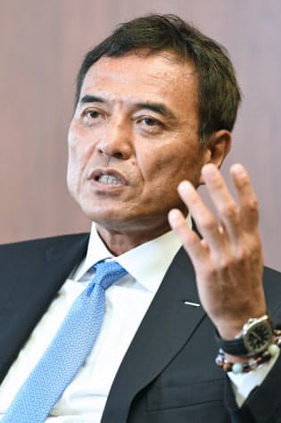新浪氏は「朝5時に起きて勉強する、規則正しい生活で成績が上がった」と振り返る