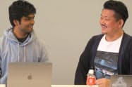 メルカリの田面木宏尚執行役員(右)とエンジニアのバンシア・ビシャール氏