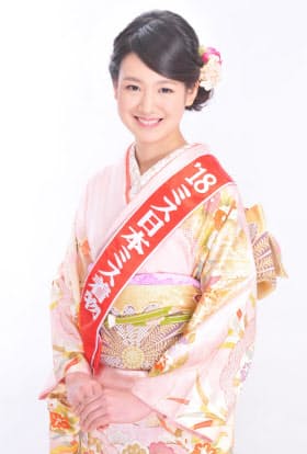ミス着物になった岡部さん。「メークは、したことがなかった」=ミス日本事務局提供