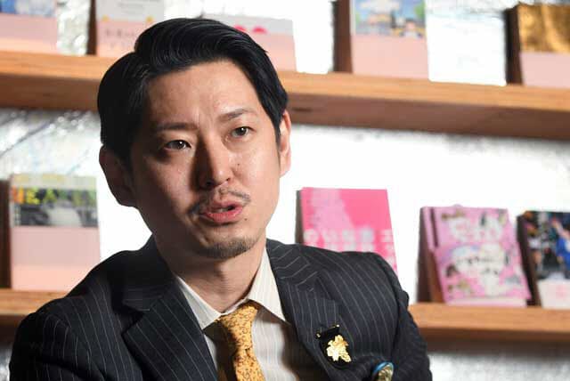 歌舞伎町の未来について語る手塚マキ氏