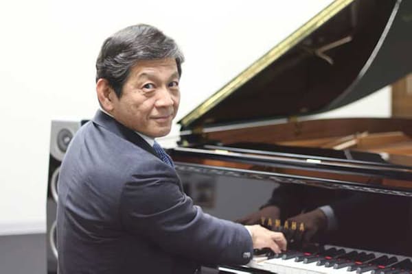 ピアノやギターを弾きこなすヤマハの中田卓也社長
