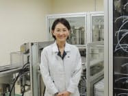 高砂香料工業の調香師、平野奈緒美さんはフレグランス研究所所長を務めるリーダーでもある。