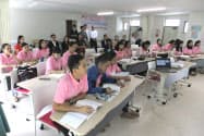 初任者研修を受けるインドネシア人の介護技能実習生(長野県小諸市の介護施設協同組合)