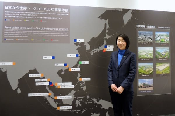 日立ビルシステムに勤める吉成玲子さんはグローバルのマザー工場にあたる水戸事業所で財務を担当している。