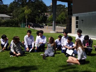 カナダでの語学研修は「全員参加」の行事だ=世田谷学園提供