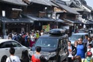 訪日客の増加に伴い、オーバーツーリズムへの懸念が高まる(埼玉県川越市の蔵造りの町並み)