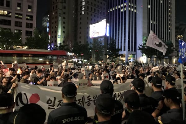 韓国では反日集会が続く（ソウルの光化門広場）