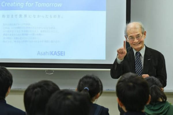 吉野さんは2018年11月、東京学芸大学付属高等学校（東京・世田谷）での特別授業で教壇に立った