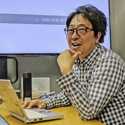 川原林毅彦さん 1976年生まれ。2000年早大商卒、大手化粧品会社入社。約3年、海外事業部でマーケティング(市場調査、海外市場向け商品の企画・開発)に従事した後、米国現地法人に駐在。05年大手広告代理店入社。15年家事代行会社入社、マーケティング部長を務める。19年9月ベイク入社。