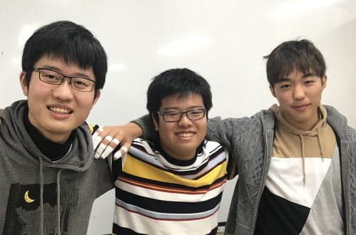 左から、電力・器材部門長の八尾駿輝さん、委員長の斎藤蓮さん、副委員長の小林央空さん