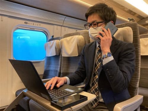 実証実験では新幹線の座席で通話やウェブ会議を認める