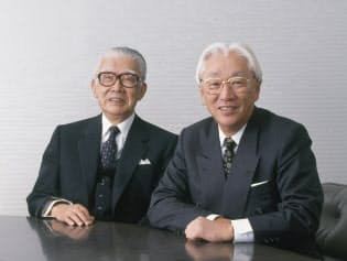ソニーの創業者、井深大氏（左）と盛田昭夫氏